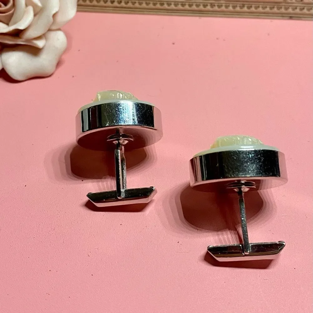 VINTAGE Cameo MOP cuff links